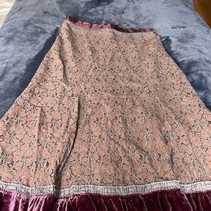 NWOT FREE PEOPLE LACE SKIRT, SIZE 4
